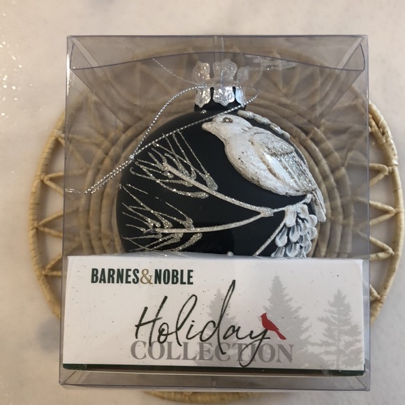 Barnes and noble black white glitter cardinal bird glass Christmas ornament NIB - Picture 3 of 11